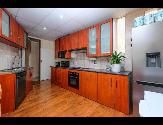3 BEDROOM HOUSE FOR SALE IN QUELLERINA